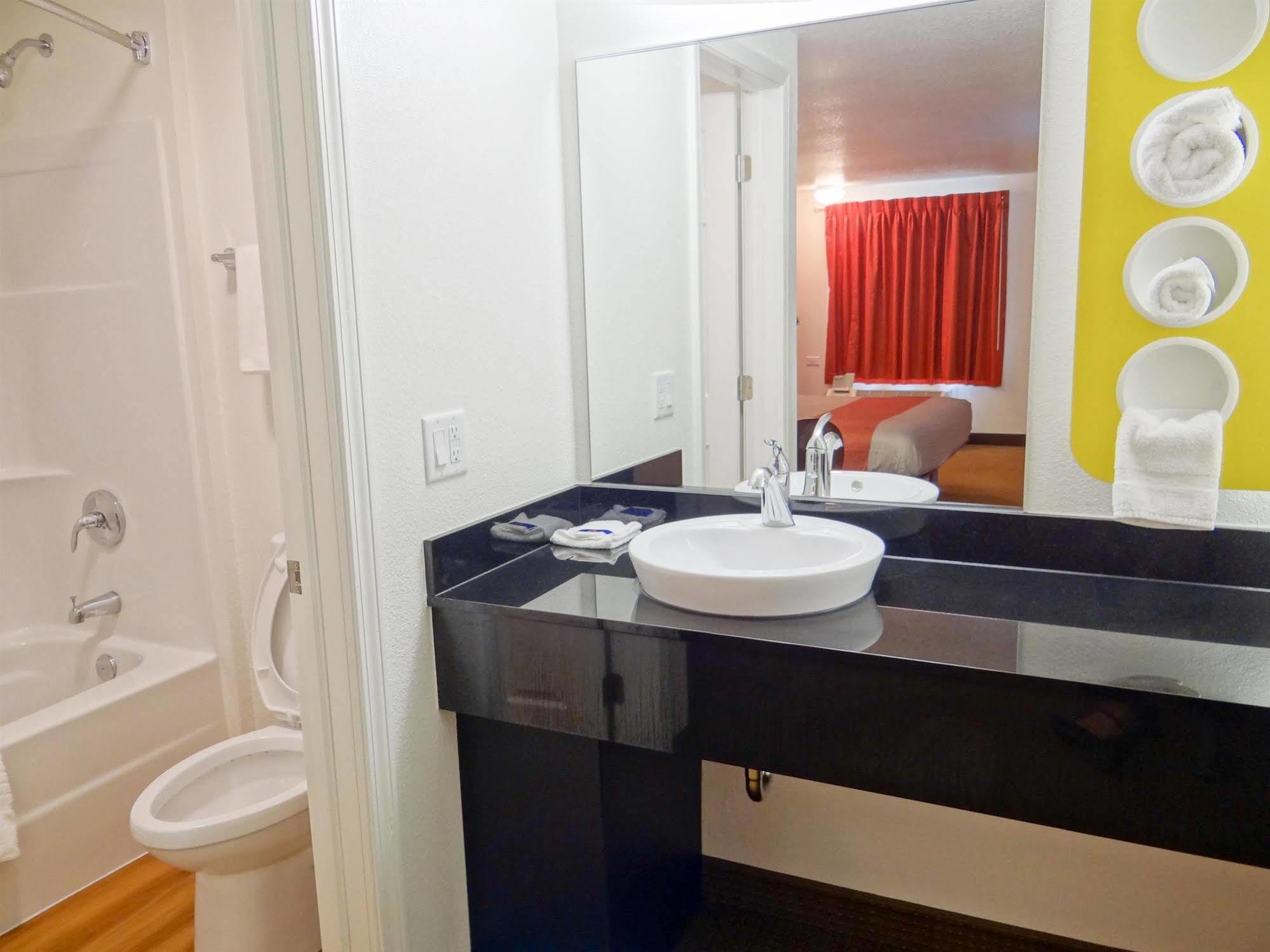 Motel 6-Erie, Pa Kearsarge Екстер'єр фото